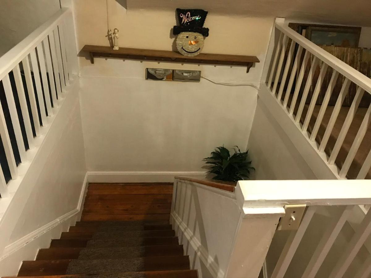 5 Star Victorian Mansion-downtown No Locals Bed & Breakfast