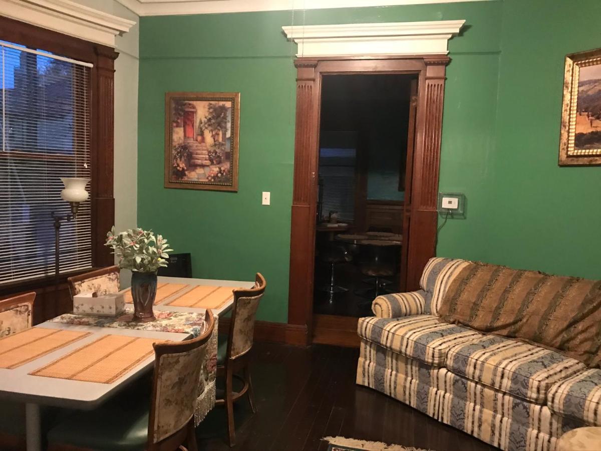 5 Star Victorian Mansion-downtown No Locals * Erie