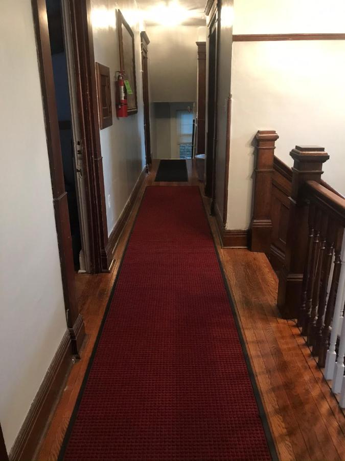 5 Star Victorian Mansion-downtown No Locals Bed & Breakfast Erie