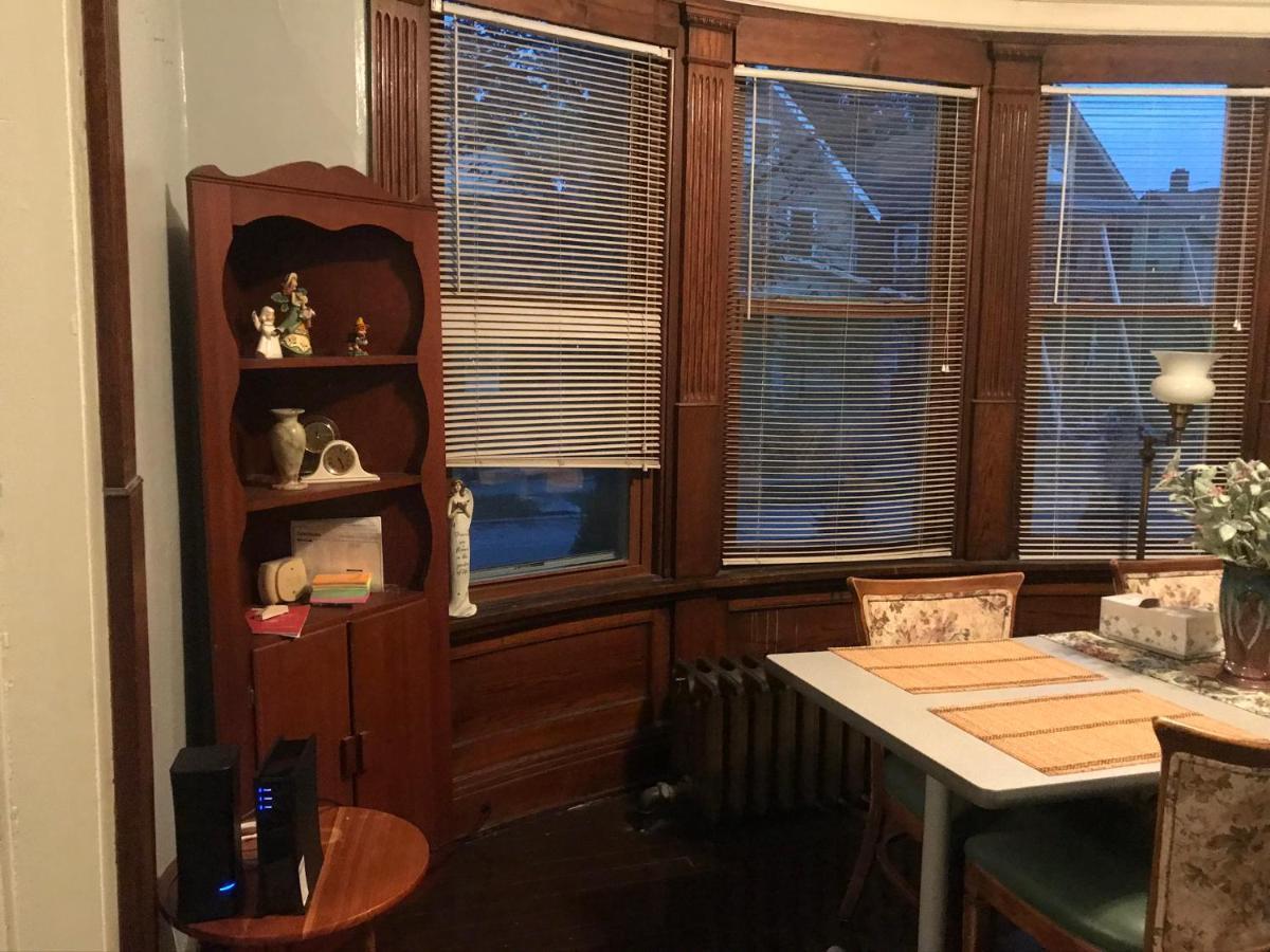 5 Star Victorian Mansion-downtown No Locals Erie