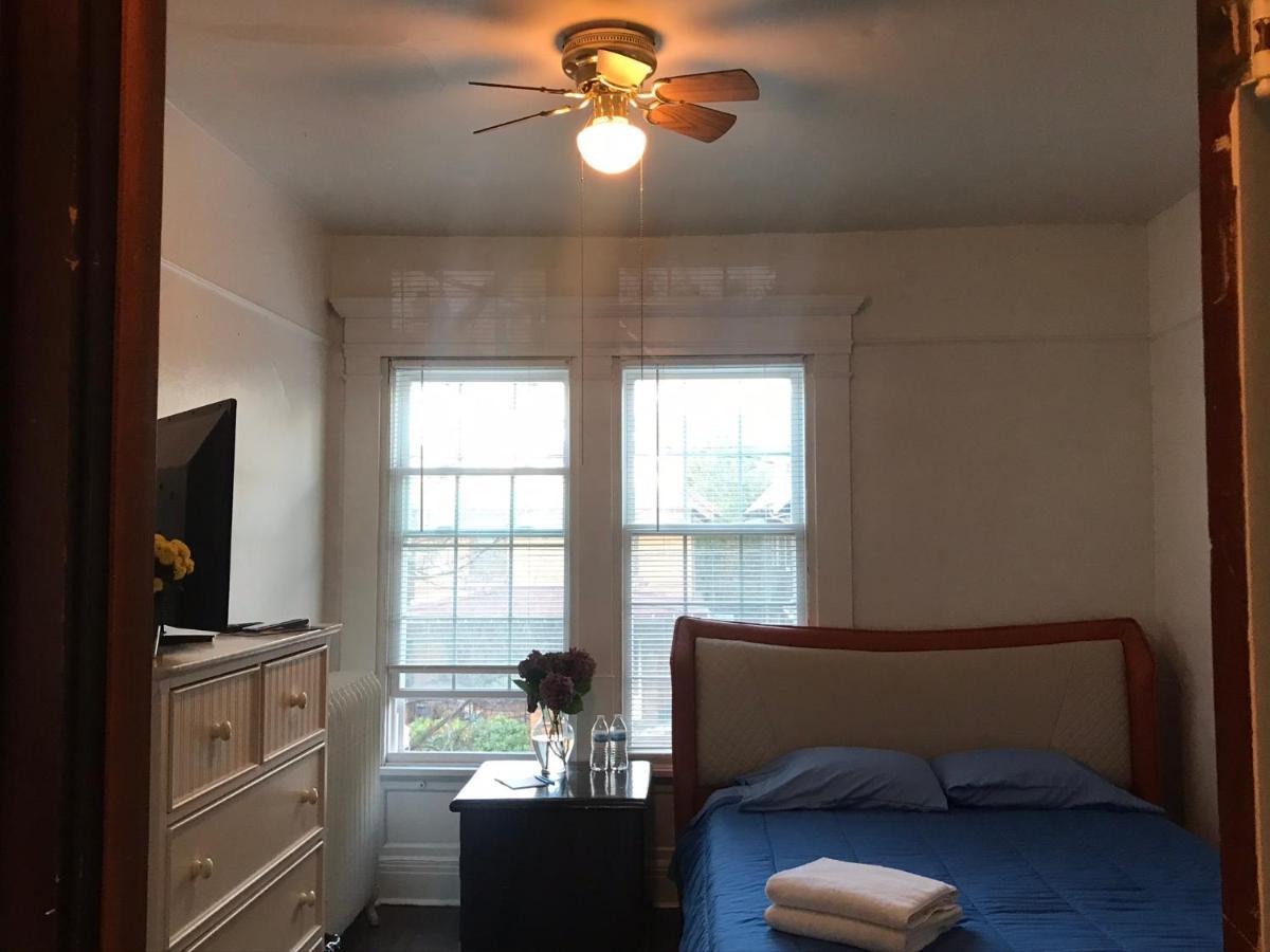5 Star Victorian Mansion-downtown No Locals Bed & Breakfast